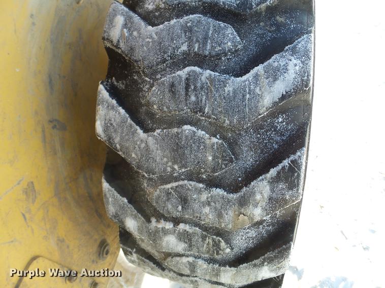 image for item EW9812 2011 John Deere 328D skid steer