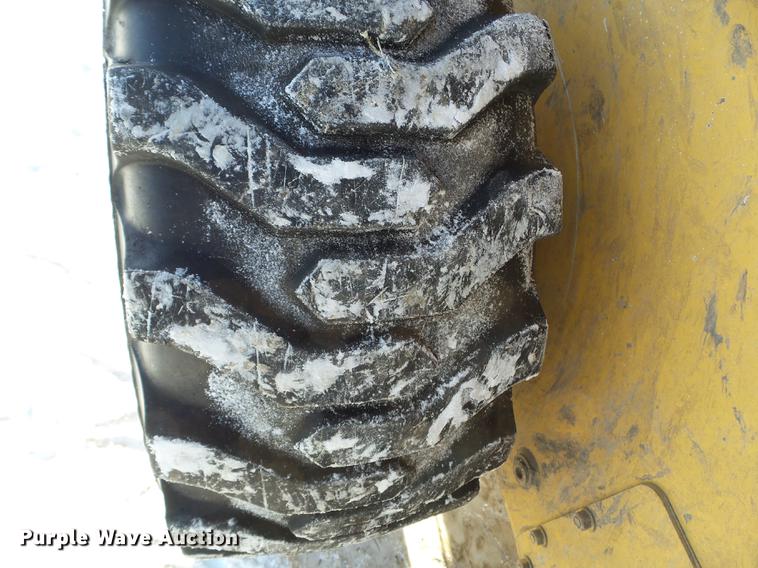 image for item EW9812 2011 John Deere 328D skid steer