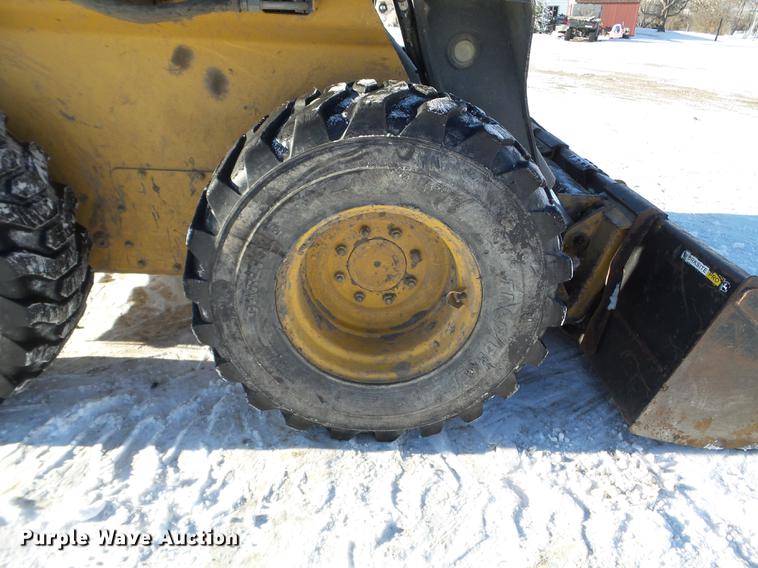 image for item EW9812 2011 John Deere 328D skid steer