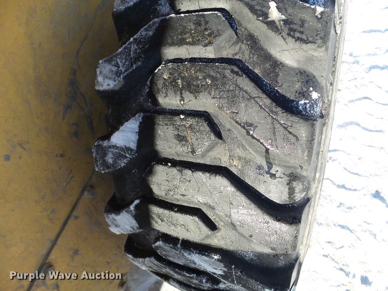 image for item EW9812 2011 John Deere 328D skid steer