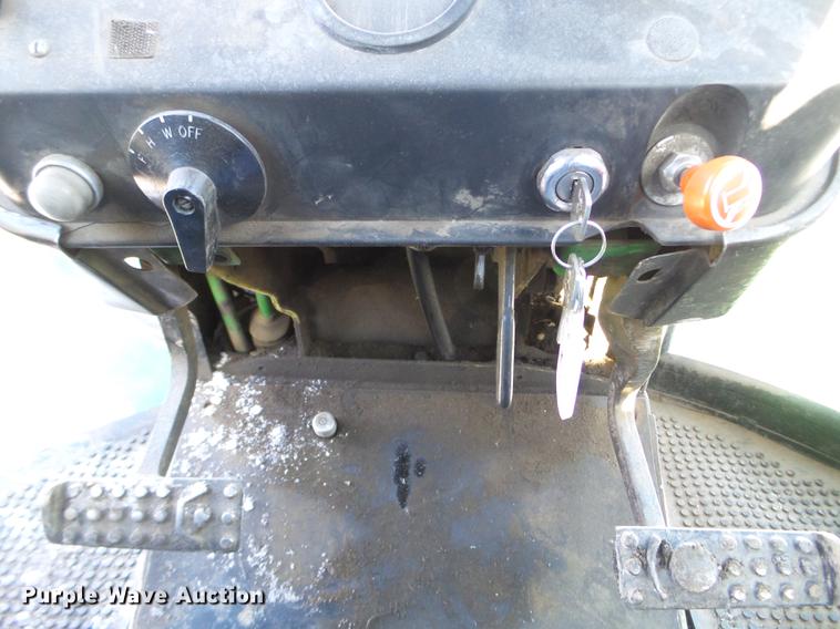 image for item EW9813 1976 John Deere 8630 4WD tractor