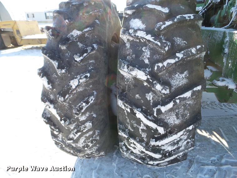 image for item EW9813 1976 John Deere 8630 4WD tractor