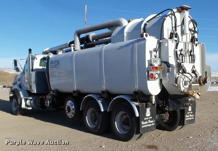 image for item EW9825 2005 Sterling L-Line vacuum jetter truck