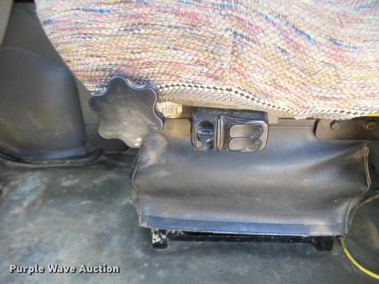 image for item EW9825 2005 Sterling L-Line vacuum jetter truck