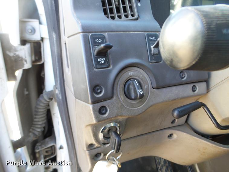 image for item EW9825 2005 Sterling L-Line vacuum jetter truck