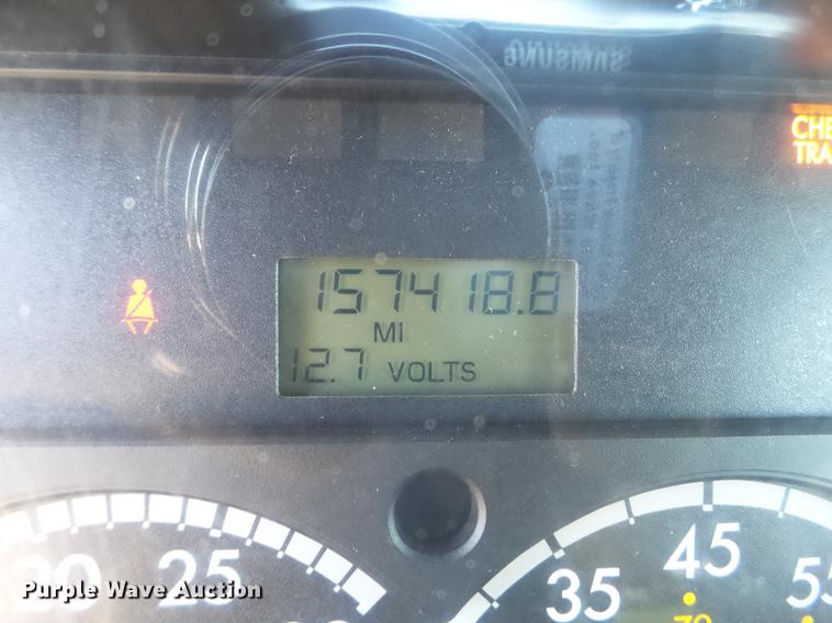 image for item EW9825 2005 Sterling L-Line vacuum jetter truck