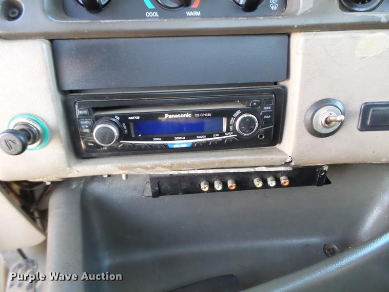 image for item EW9825 2005 Sterling L-Line vacuum jetter truck