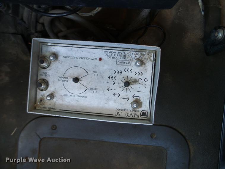 image for item EW9825 2005 Sterling L-Line vacuum jetter truck