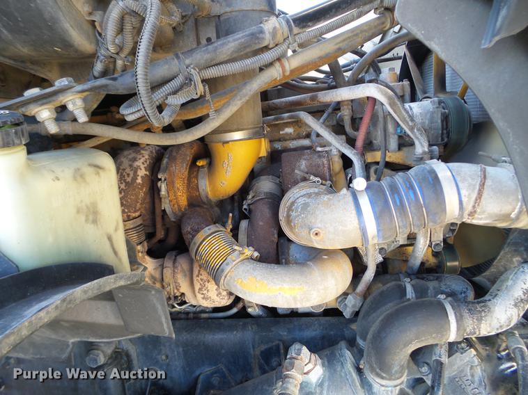 image for item EW9825 2005 Sterling L-Line vacuum jetter truck