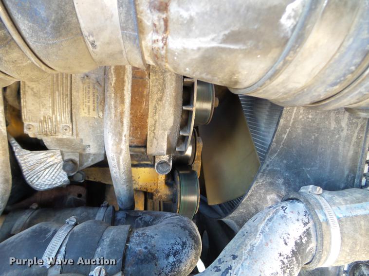 image for item EW9825 2005 Sterling L-Line vacuum jetter truck