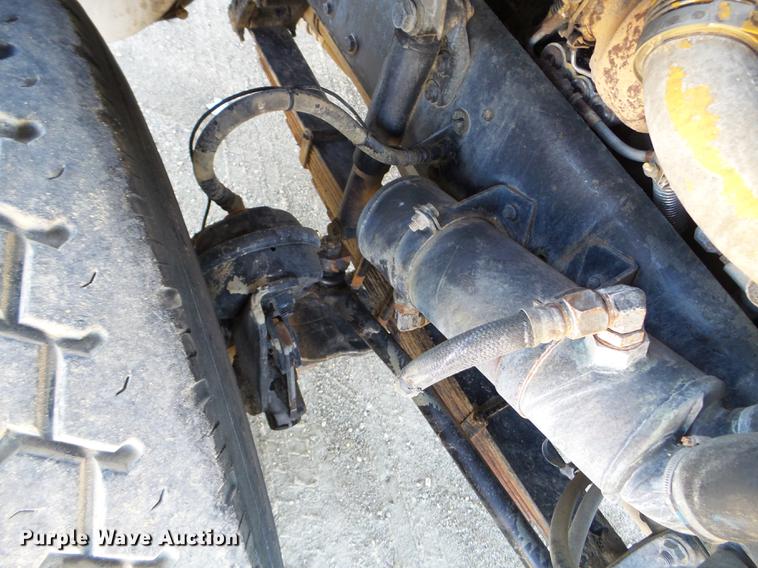 image for item EW9825 2005 Sterling L-Line vacuum jetter truck