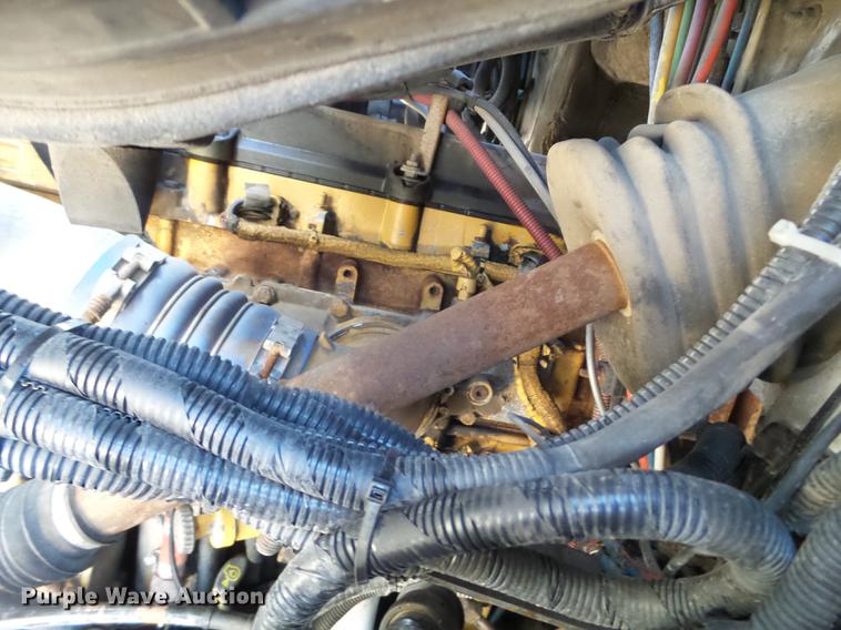 image for item EW9825 2005 Sterling L-Line vacuum jetter truck