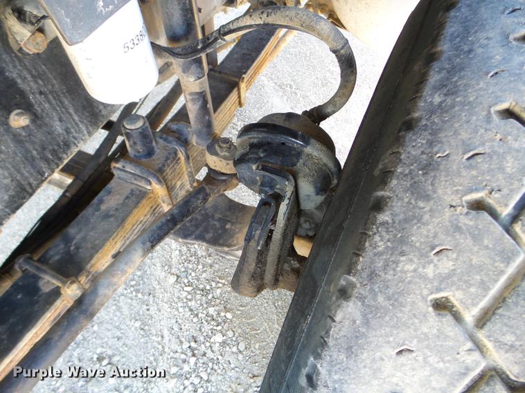 image for item EW9825 2005 Sterling L-Line vacuum jetter truck