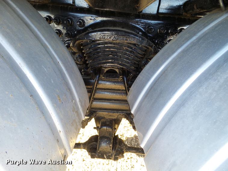 image for item EW9825 2005 Sterling L-Line vacuum jetter truck