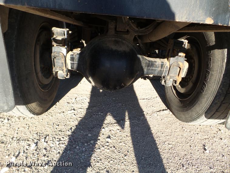 image for item EW9825 2005 Sterling L-Line vacuum jetter truck