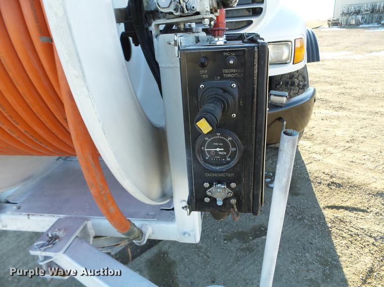 image for item EW9825 2005 Sterling L-Line vacuum jetter truck