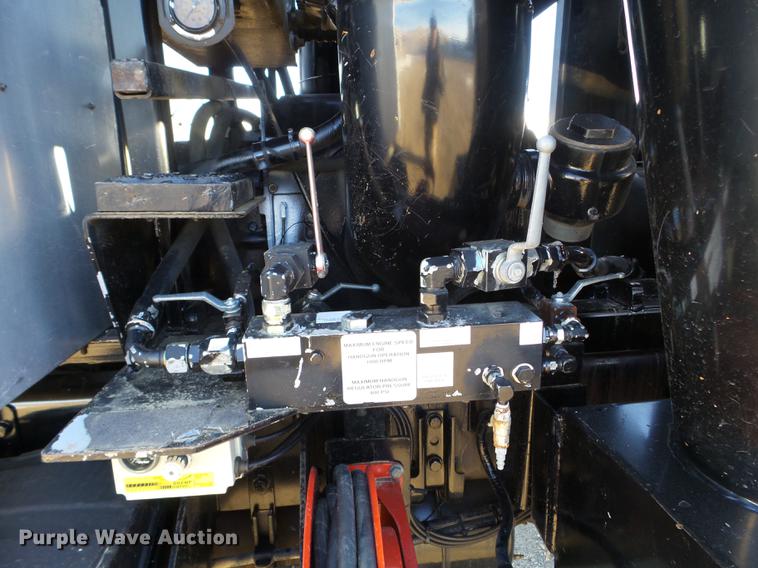 image for item EW9825 2005 Sterling L-Line vacuum jetter truck