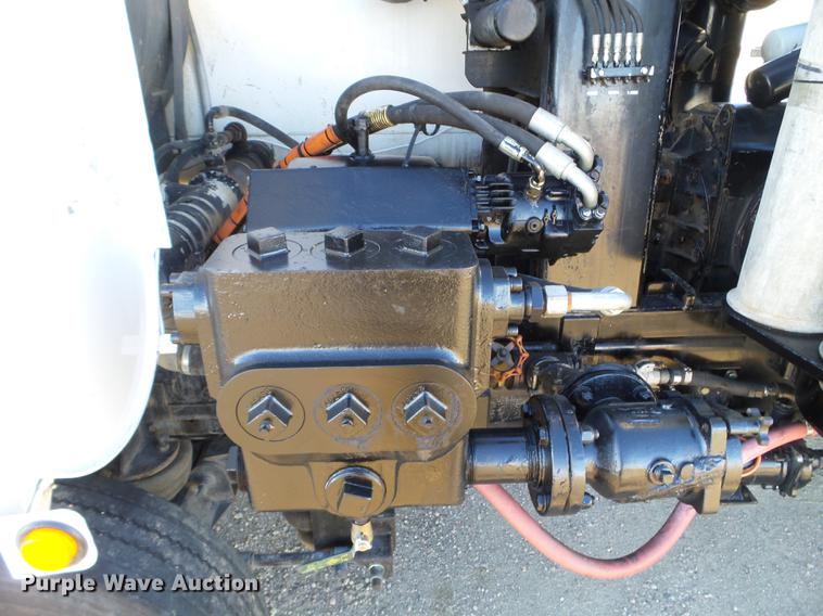 image for item EW9825 2005 Sterling L-Line vacuum jetter truck