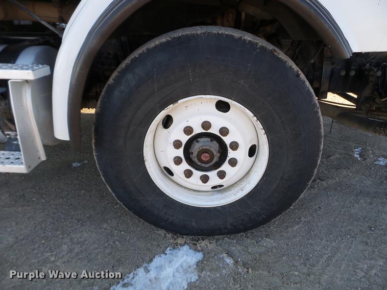 image for item EW9825 2005 Sterling L-Line vacuum jetter truck