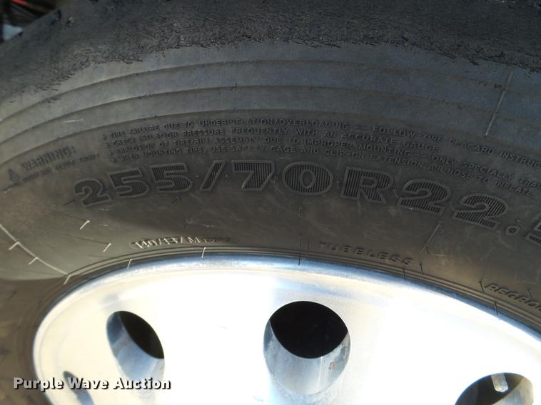 image for item EW9825 2005 Sterling L-Line vacuum jetter truck