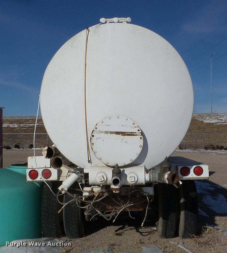 image for item EW9826 1973 White Construcktor septic truck