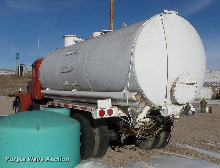 image for item EW9826 1973 White Construcktor septic truck