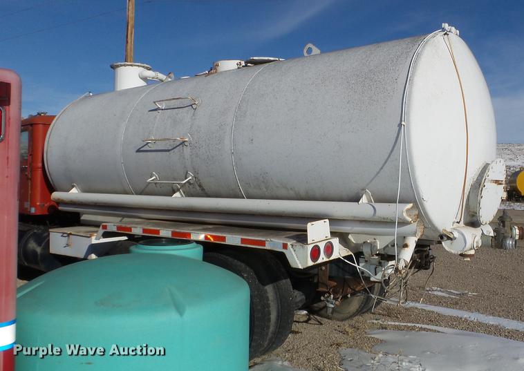 image for item EW9826 1973 White Construcktor septic truck