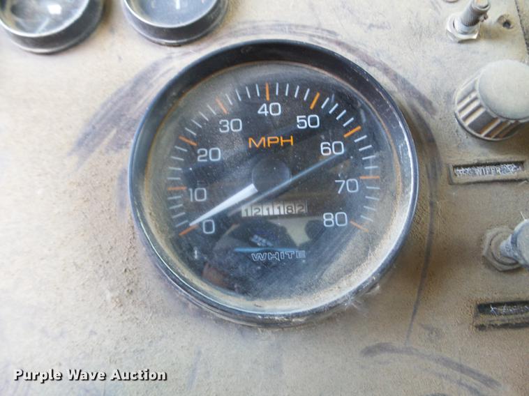 image for item EW9826 1973 White Construcktor septic truck