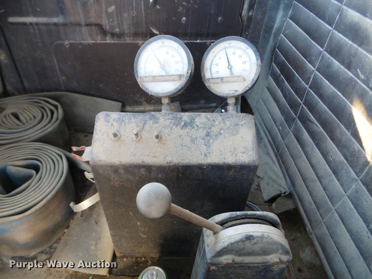 image for item EW9826 1973 White Construcktor septic truck