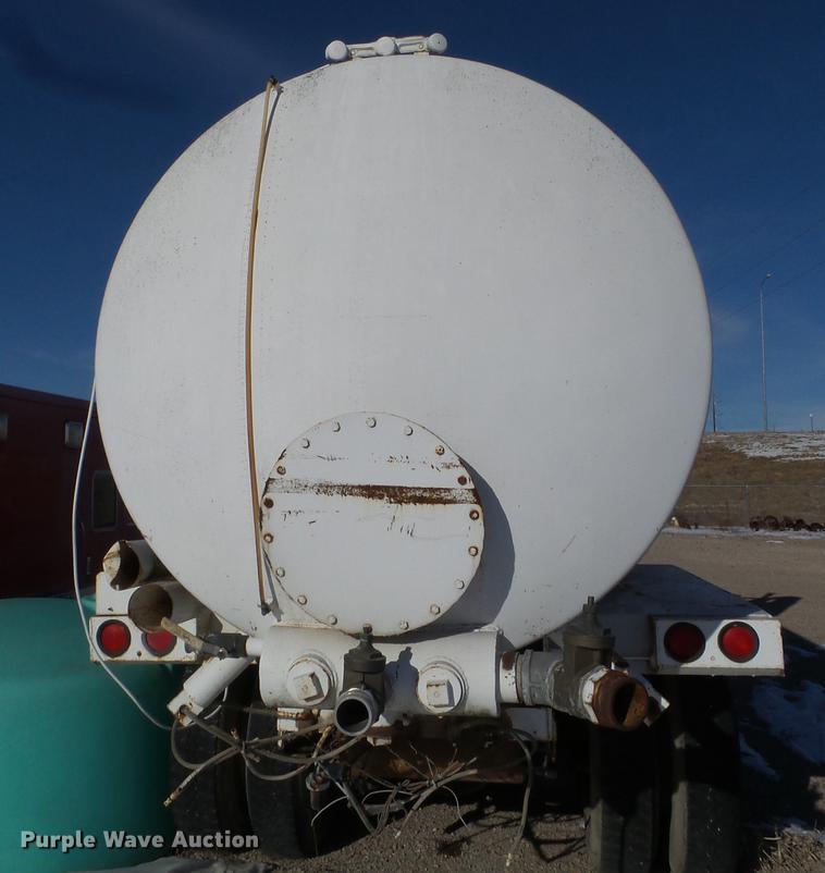 image for item EW9826 1973 White Construcktor septic truck