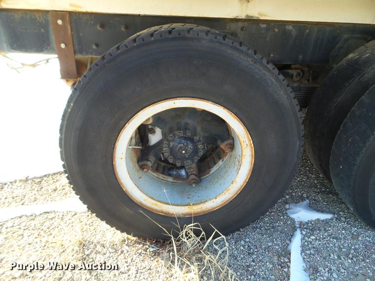 image for item EW9826 1973 White Construcktor septic truck