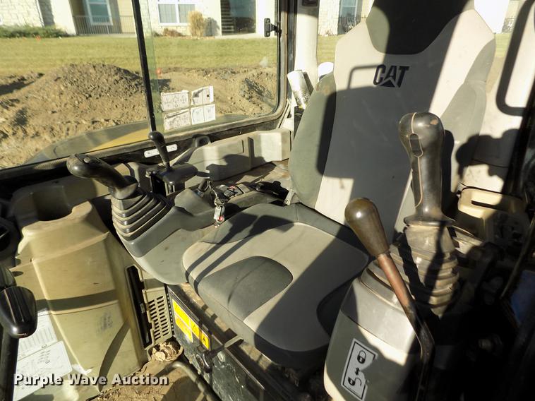 image for item FE9259 2008 Caterpillar 304C CR mini excavator