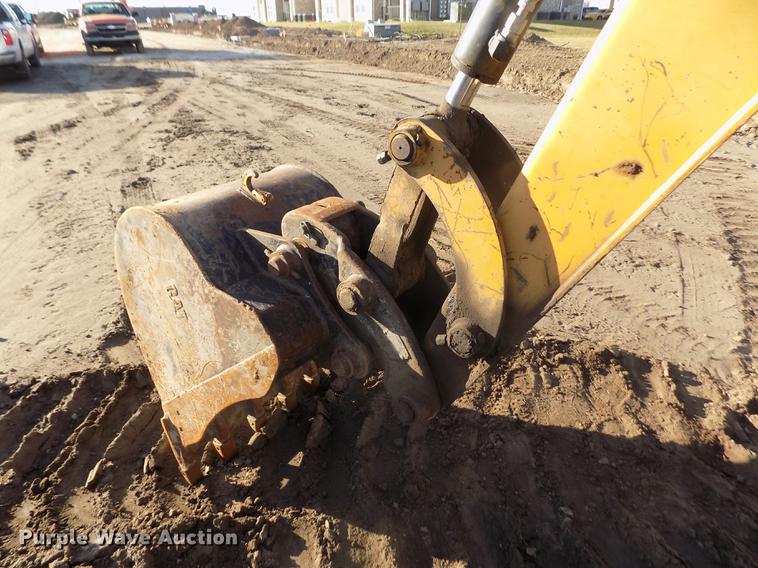 image for item FE9259 2008 Caterpillar 304C CR mini excavator