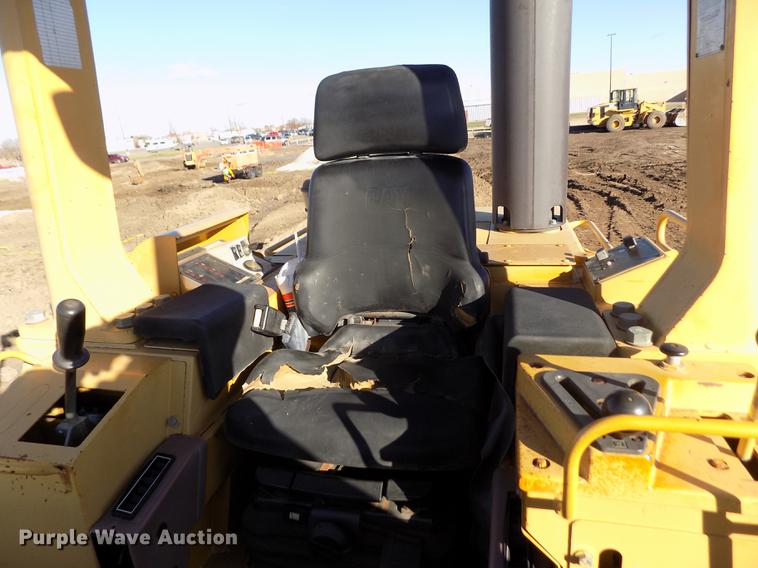 image for item FE9261 1996 Caterpillar 963B track loader