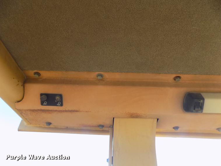 image for item FE9261 1996 Caterpillar 963B track loader