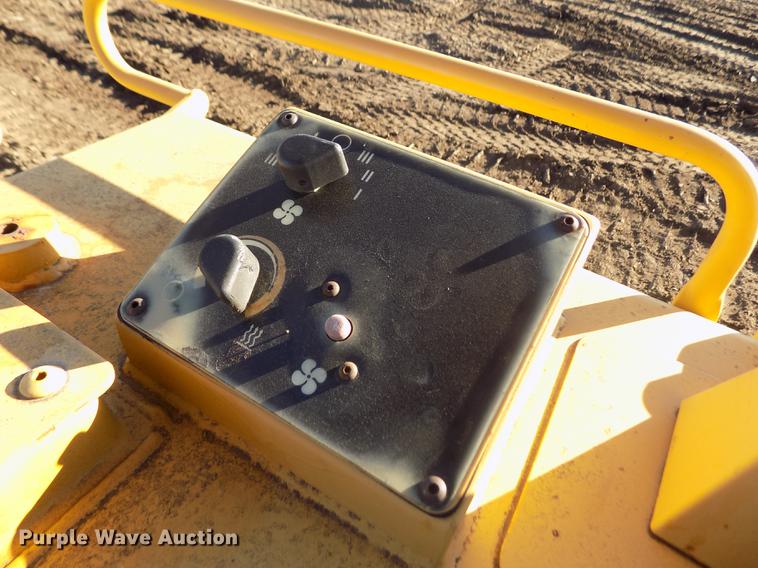 image for item FE9261 1996 Caterpillar 963B track loader