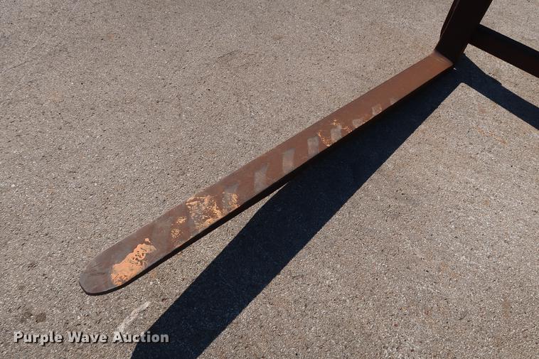 image for item FE9547 JRB 624H quick attach pallet forks