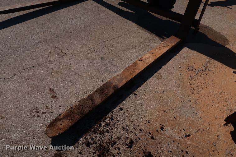 image for item FE9547 JRB 624H quick attach pallet forks