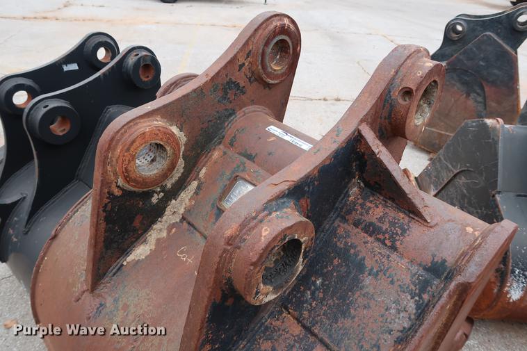 image for item FE9548 Entek 42"W excavator bucket