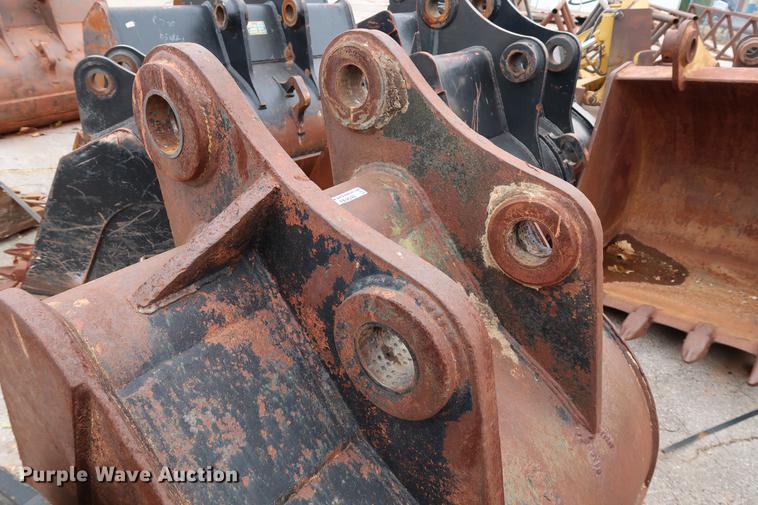 image for item FE9548 Entek 42"W excavator bucket