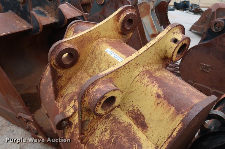 image for item FE9549 Caterpillar 42"W excavator bucket