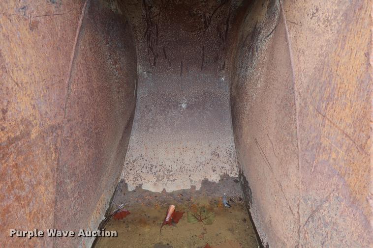 image for item FE9551 Esco 30"W excavator bucket