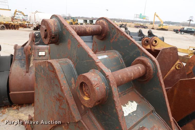 image for item FE9551 Esco 30"W excavator bucket