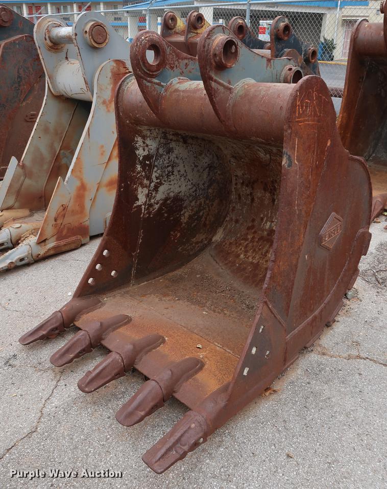 image for item FE9553 Hensley 42"W excavator bucket