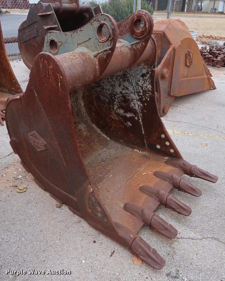 image for item FE9553 Hensley 42"W excavator bucket