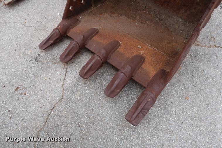 image for item FE9553 Hensley 42"W excavator bucket