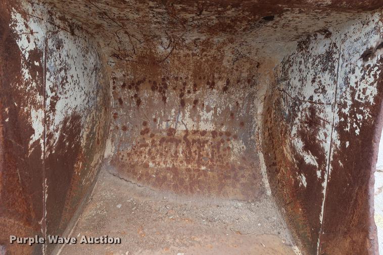 image for item FE9553 Hensley 42"W excavator bucket