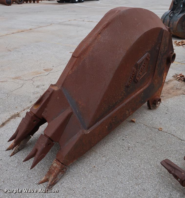 image for item FE9554 Hensley 26"W v-bottom excavator bucket