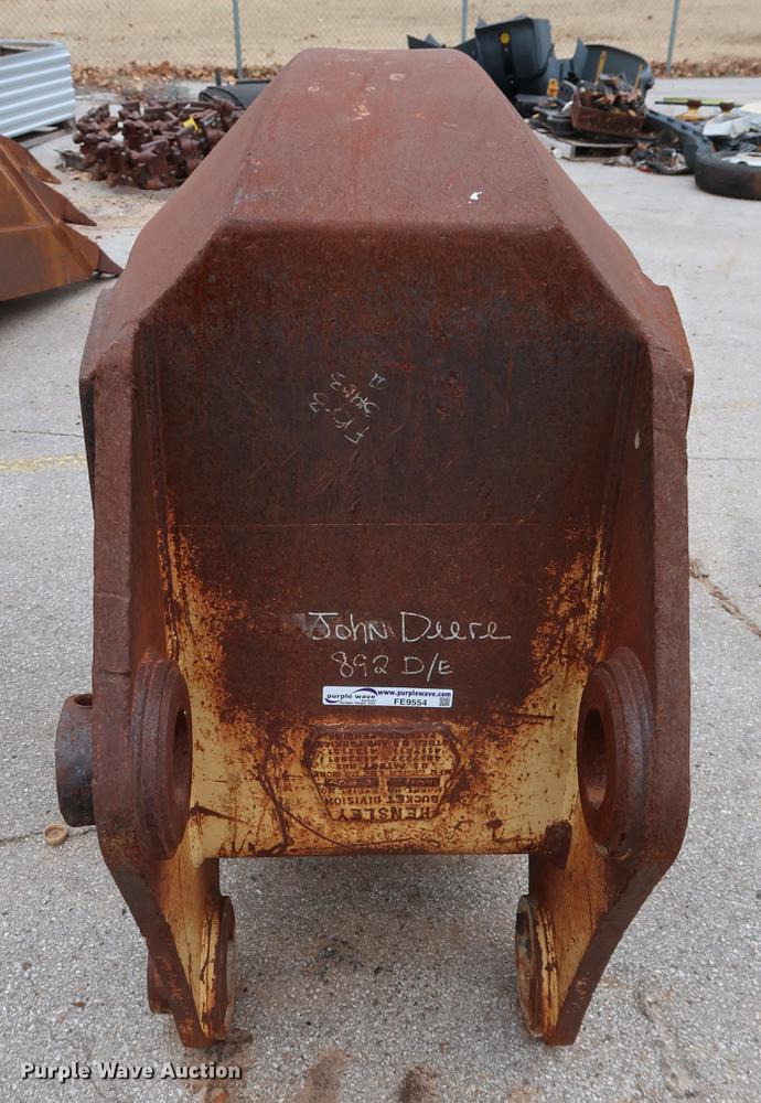 image for item FE9554 Hensley 26"W v-bottom excavator bucket