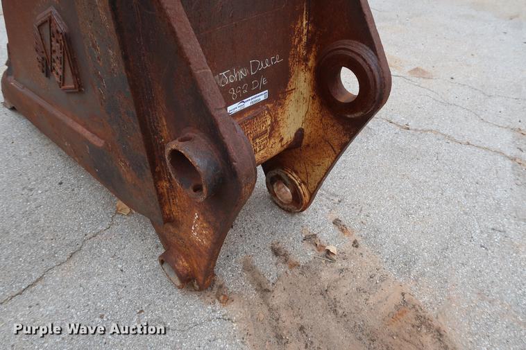 image for item FE9554 Hensley 26"W v-bottom excavator bucket